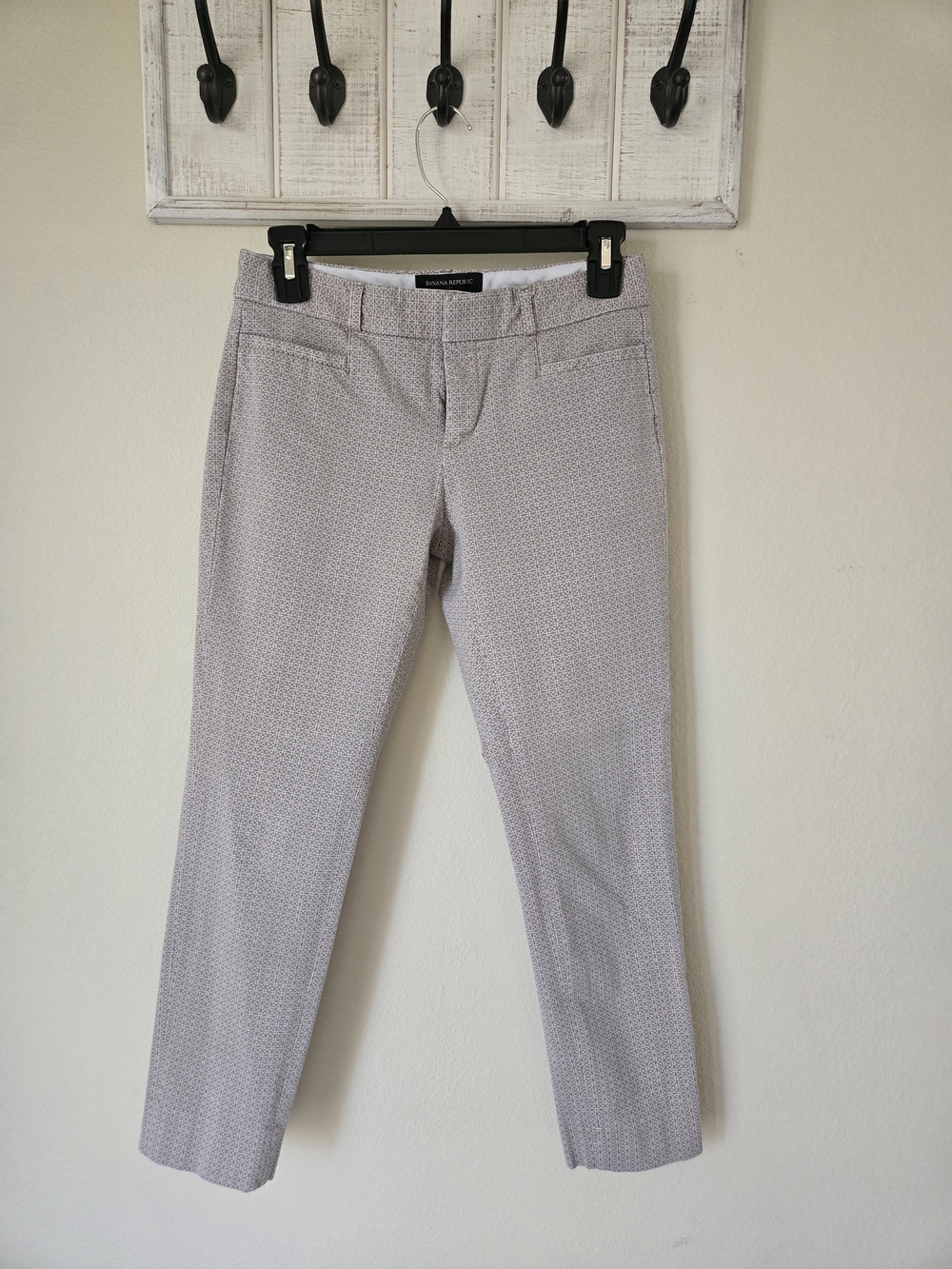 Banana Republic Slim Ankle Pants - Light Gray Geometric Print